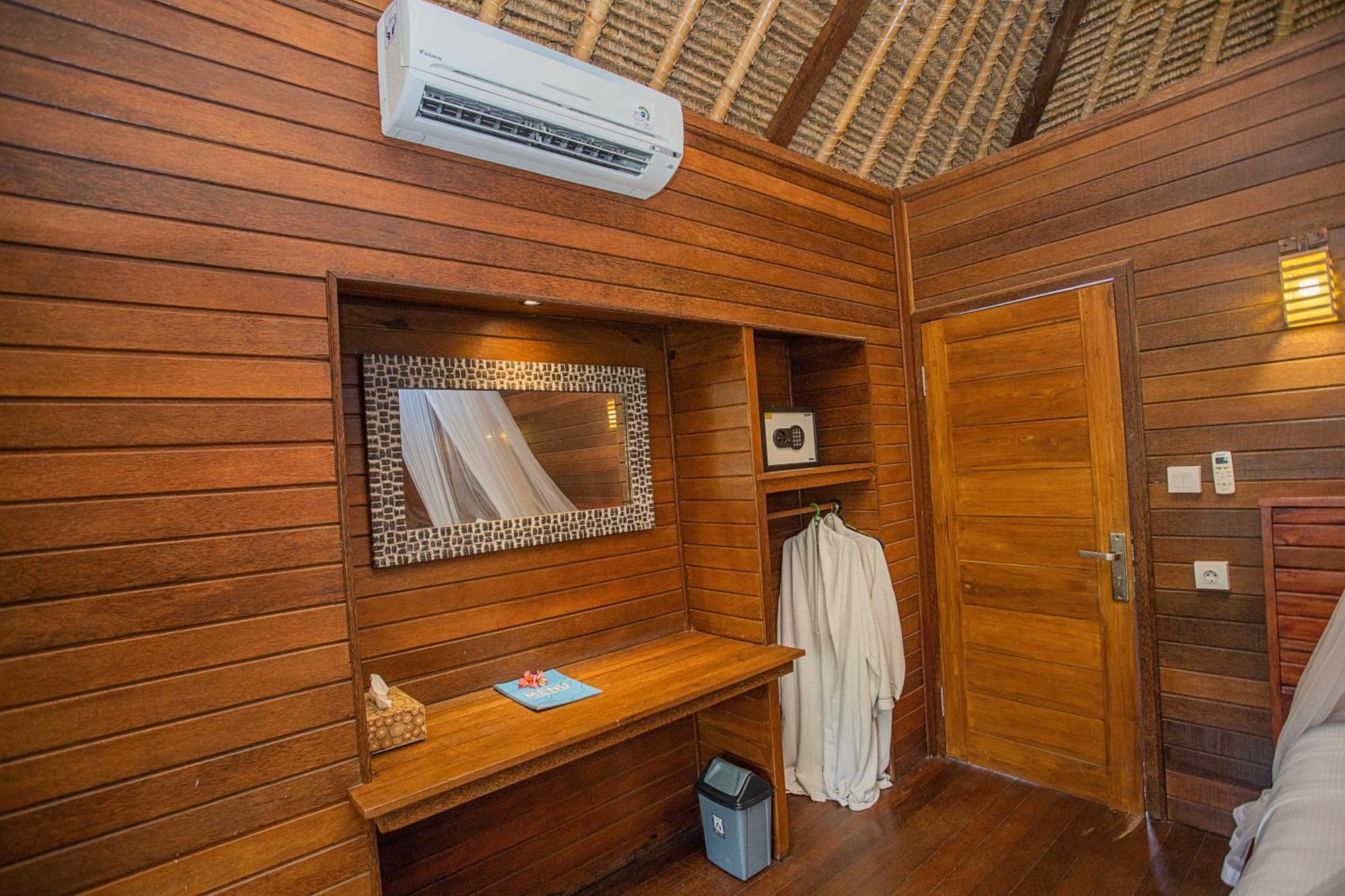 Отель Lembongan Mantra Huts Экстерьер фото